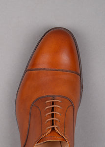 Crockett and Jones Herren Schuh zum Schnüren aus Glattleder in cognac braun mit brauner Ledersohle